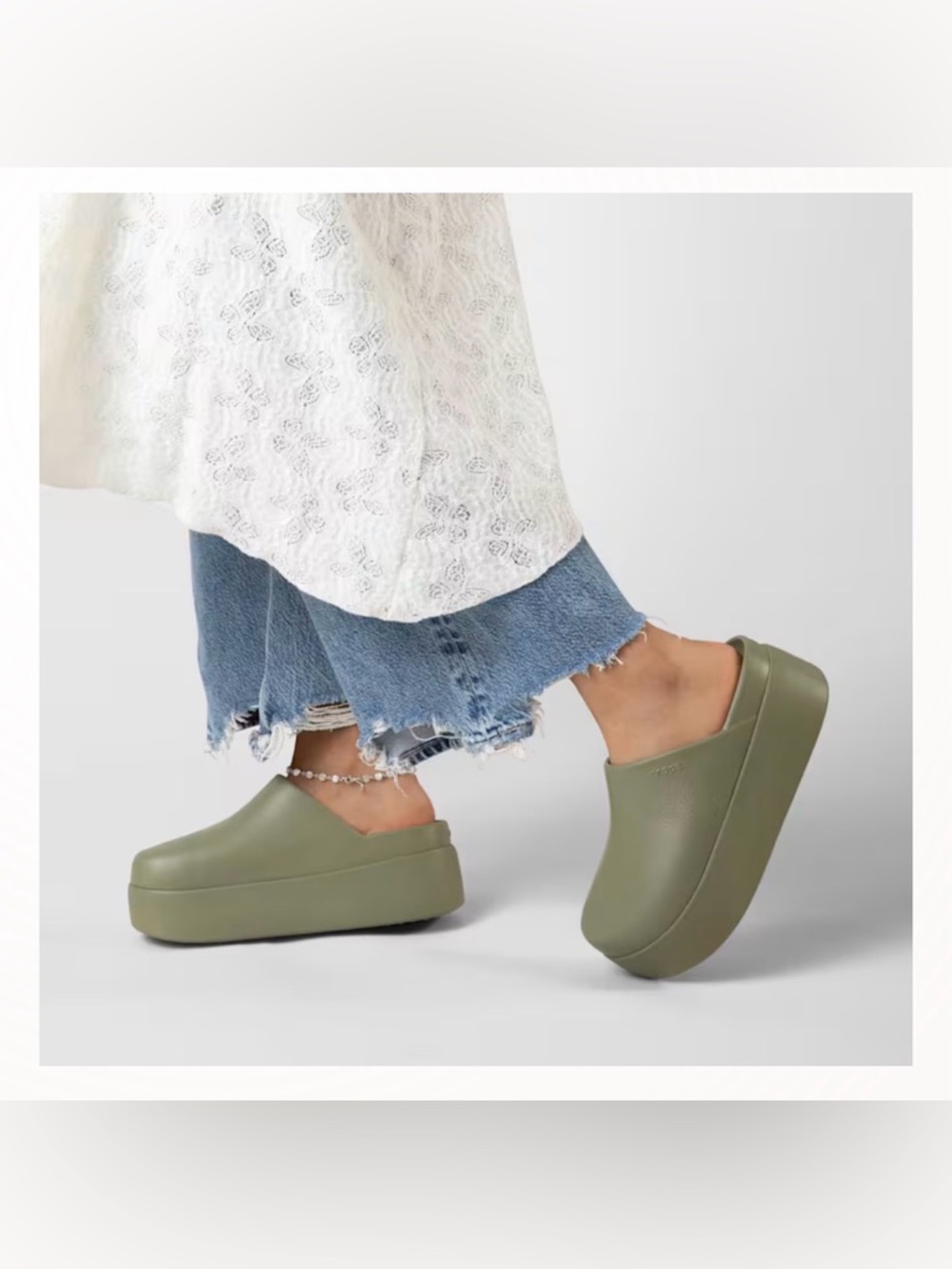 Dylan platform clogs